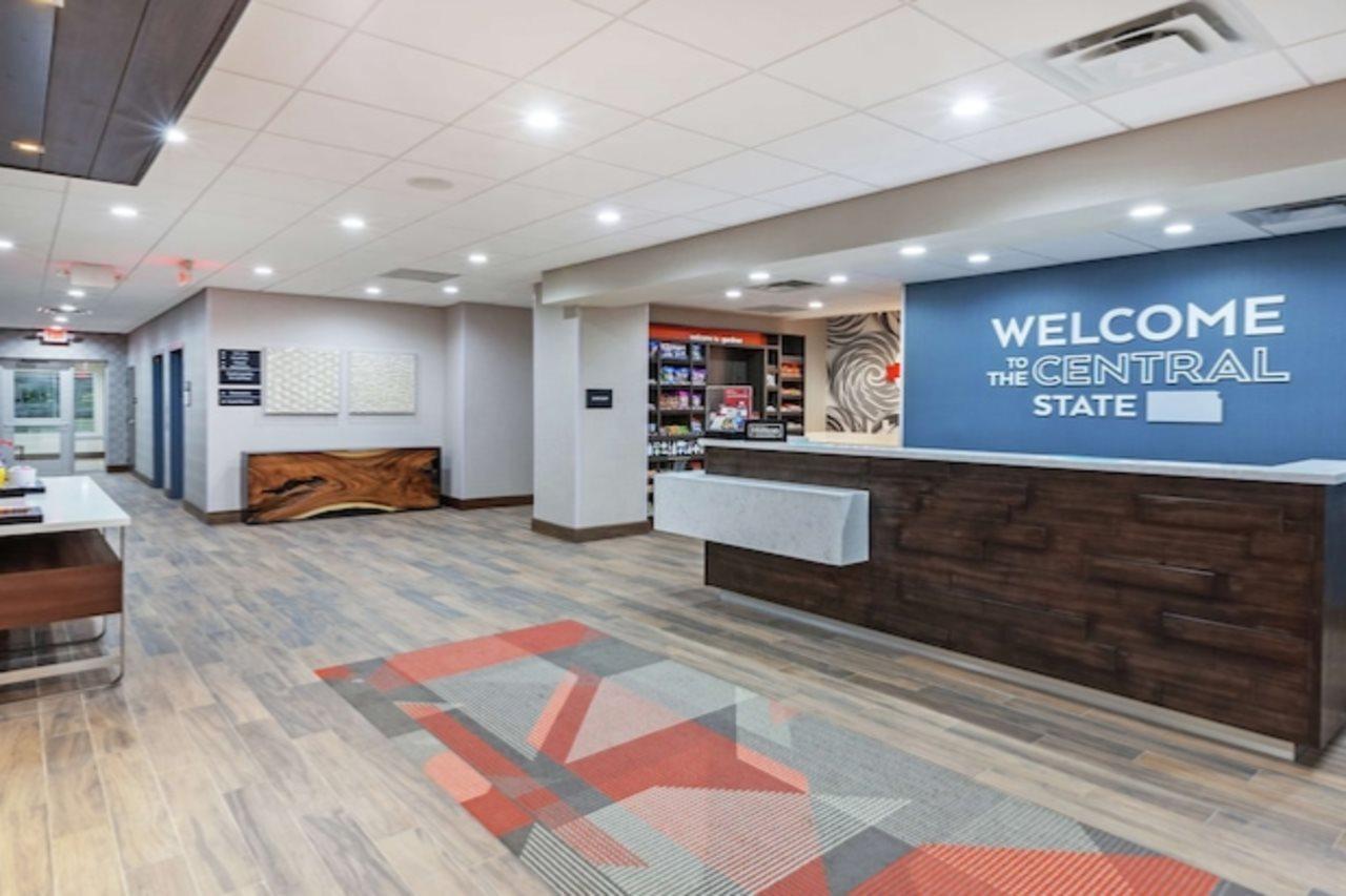 Hampton Inn Gardner Exteriér fotografie
